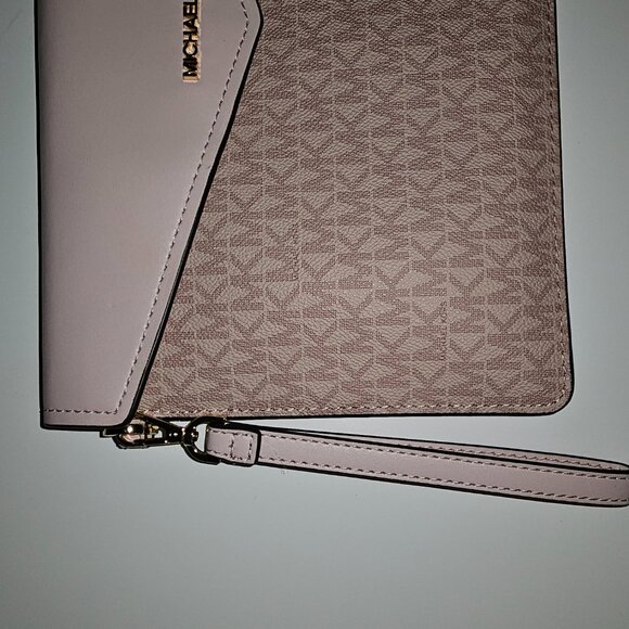 Authentic Michael Kors Blush Pink Extra Large Monogram Clutch Envelope Wristlet - Picture 2 of 6